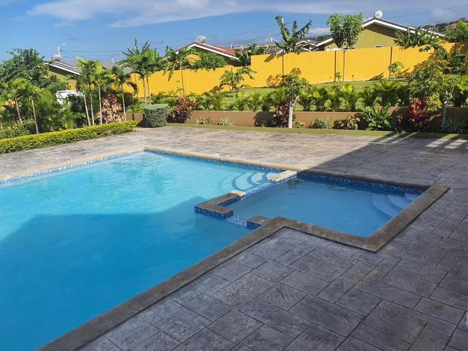 Gil- Manor Apartment Falmouth Ngoại thất bức ảnh